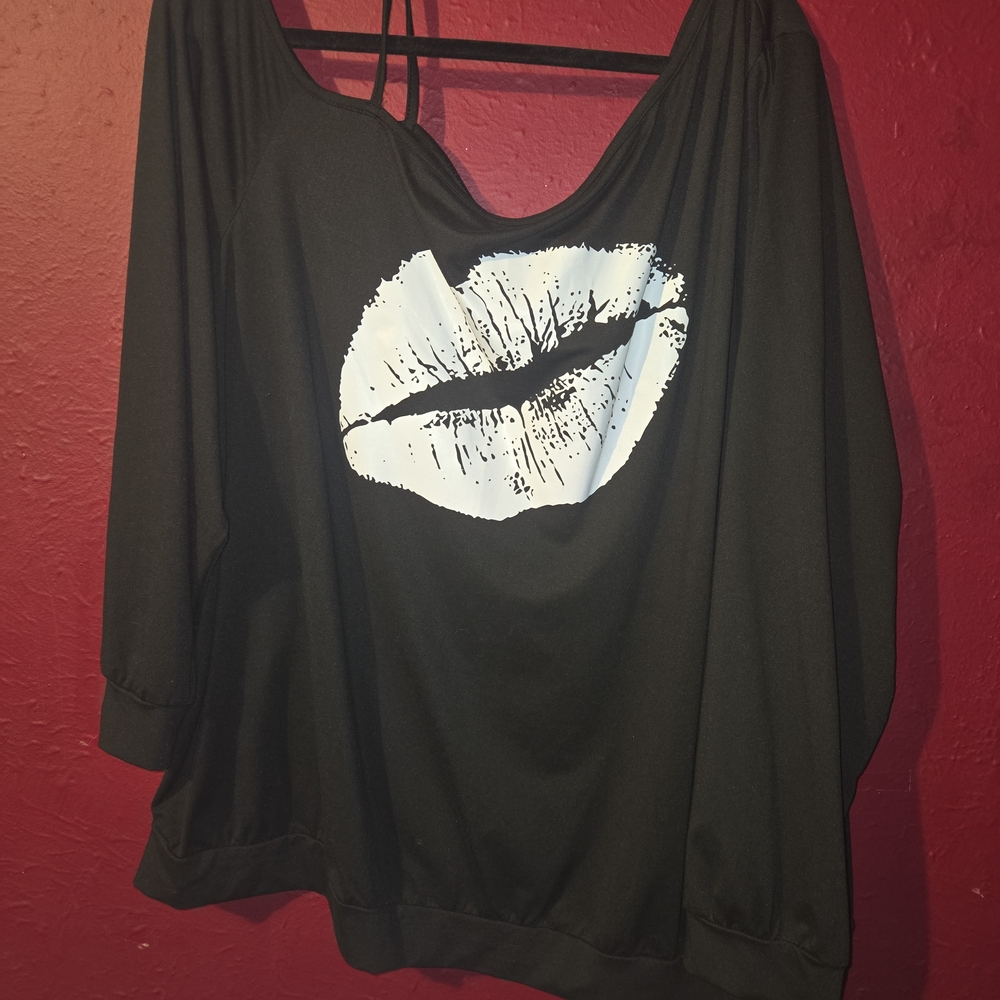 Black With White Lip Print Women's Top